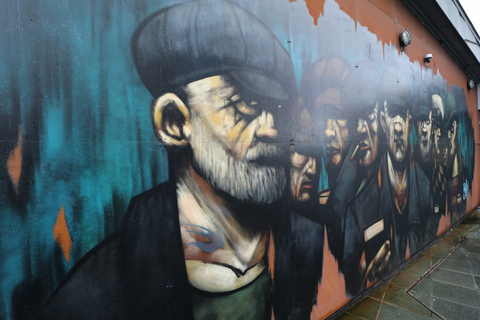 Belfast: Famous Murals Private Tour