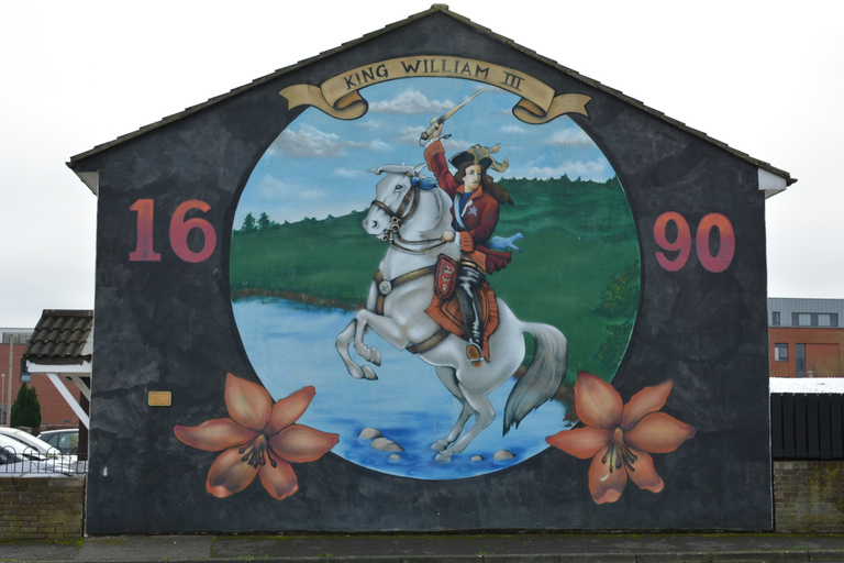 Belfast: Famous Murals Private Tour