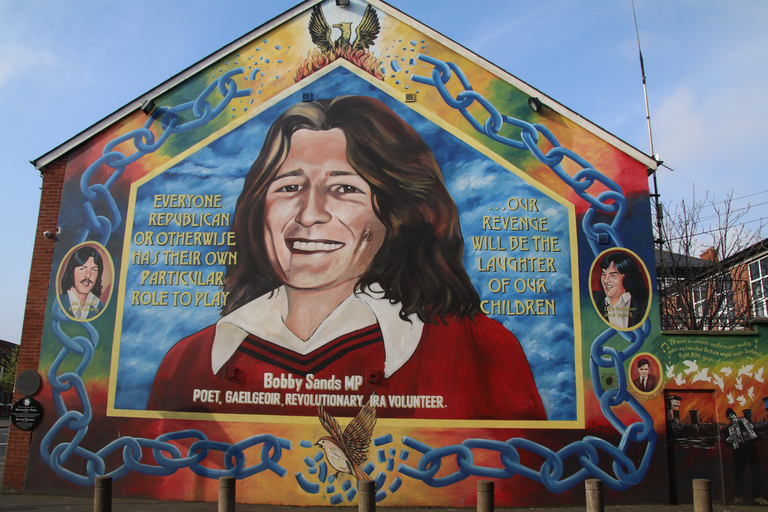 Belfast: Famous Murals Private Tour