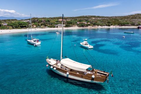 Ab Palau oder La Maddalena: Ganztägige Archipel-Bootstour
