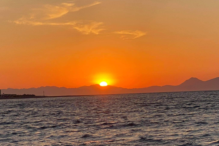 Rhodos: RIB-Kreuzfahrt bei Sonnenuntergang mit Champagner