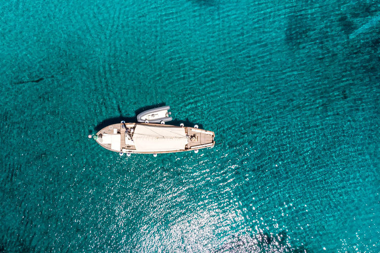 From Palau or La Maddalena: Archipelago Sailing Ship Tour Tour with Meeting Point in La Maddalena