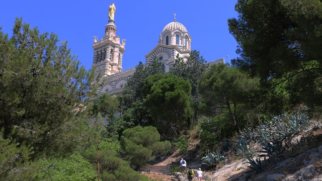 Visit Marseille Urban Hiking Tour with a Local Guide in Marsella