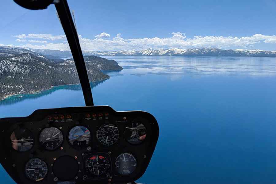 Lake Tahoe: Emerald Bay Hubschrauberflug. Foto: GetYourGuide