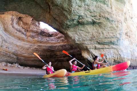 Portimão: Speedboat and SUP or Kayak tour to Benagil Caves