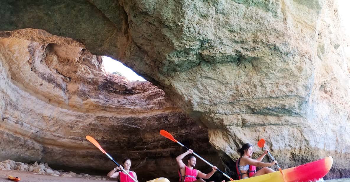 Portimão excursion en kayak et en horsbord dans les grottes de