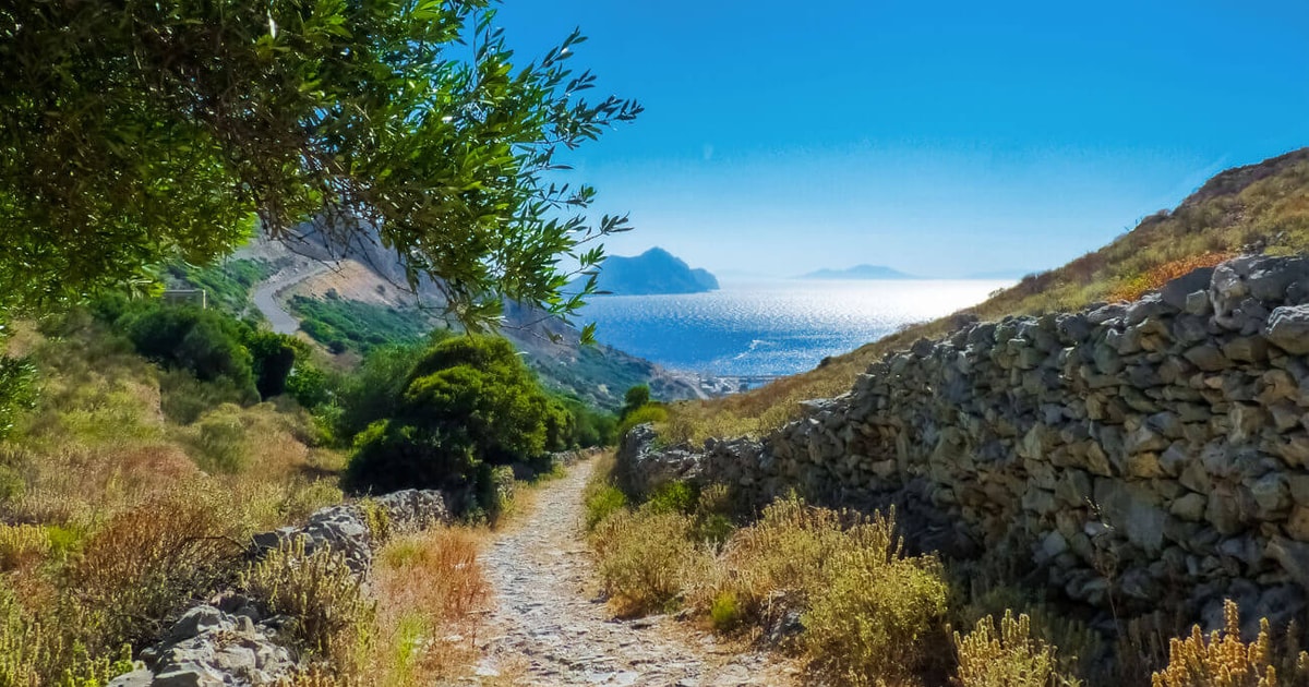 Amorgos: Aegiali Bay Villages Guided Hiking dagsudflugt | GetYourGuide