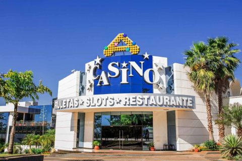 Foz do Iguaçu: Paraguay Night Tour with Casino Dinner