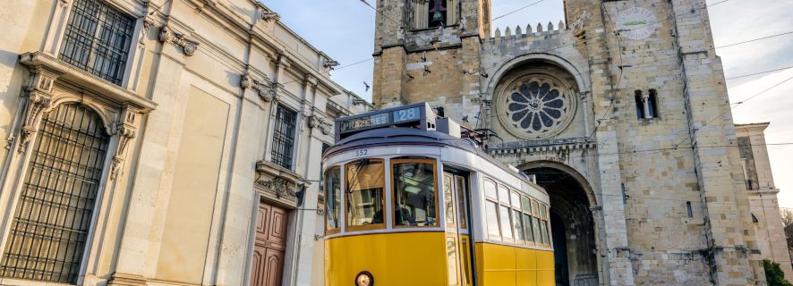 Tour privato di un'intera giornata a Lisbona: storia, vita locale e cibo