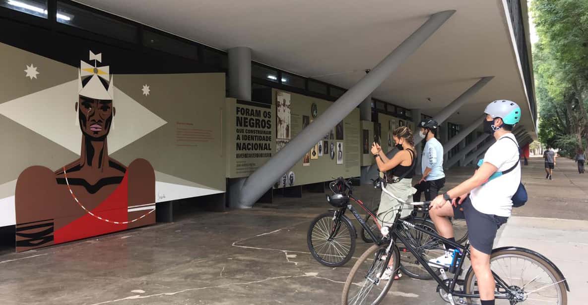 Colagem de mídia
