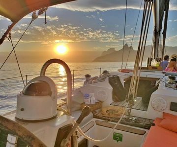 Rio de Janeiro: Guanabara Bay Sunset Sailing Tour & Drinks