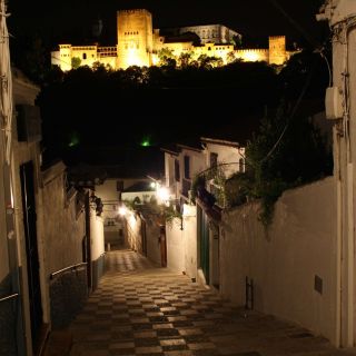 Granada: Mysterious Walking Tour