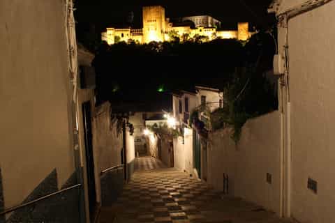 Granada: Mysterious Walking Tour
