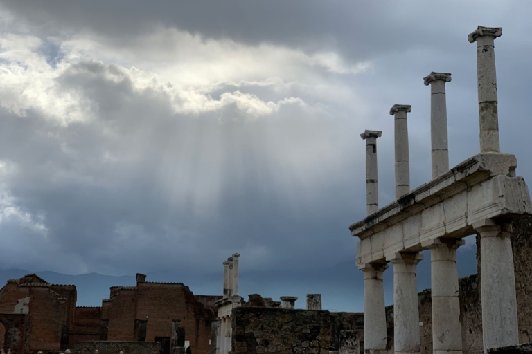Napels: rondleiding door Pompeii en wijnproeverij op de VesuviusRondleiding in het Engels