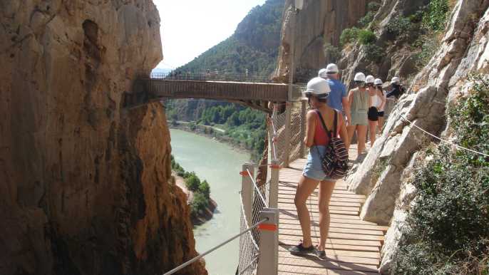 El Chorro: Caminito del Rey Guided Tour with Shuttle Bus