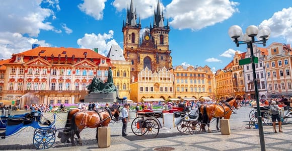 Prague: Castle and Jewish Quarter Tour