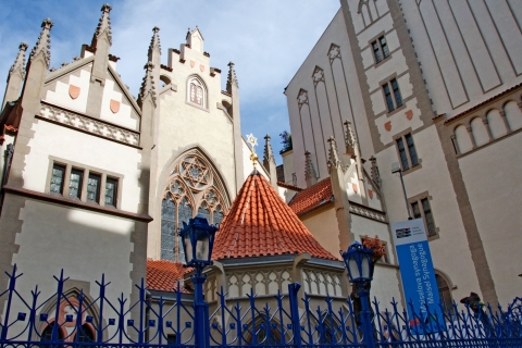 Prag: Tour durch die Burg und das jüdische ViertelGruppentour auf Deutsch mit Bootsfahrt & Karlsbrückenmuseum
