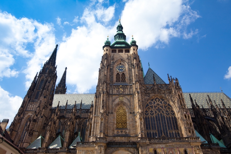 Prag: Tour durch die Burg und das jüdische ViertelGruppentour auf Englisch mit Bootsfahrt & Karlsbrückenmuseum