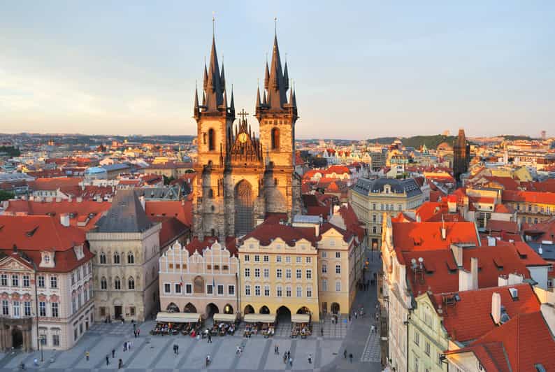 Prag Stadtführung mit Straßenbahnticket GetYourGuide