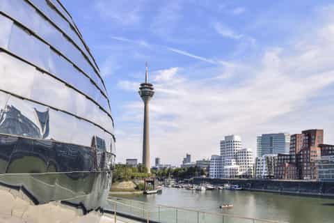 Düsseldorf: Scavenger Hunt Through the City