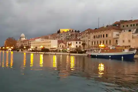 Sibenik: Excursão guiada a pé à noite