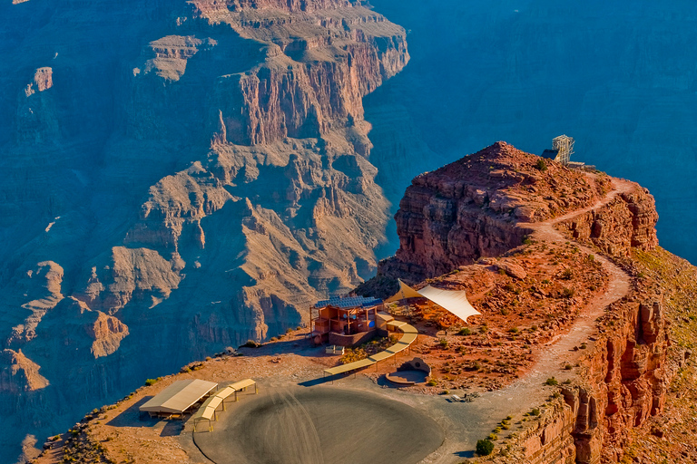 Las Vegas West Grand Canyon Ticket de entrada en helicóptero con trasladoLas Vegas: helicóptero al oeste del Gran Cañón con traslado