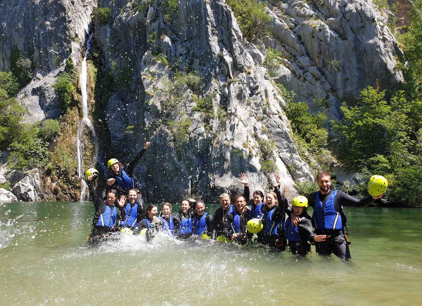 Fra Split eller Zadvarje: Ekstrem canyoning på Cetina-floden