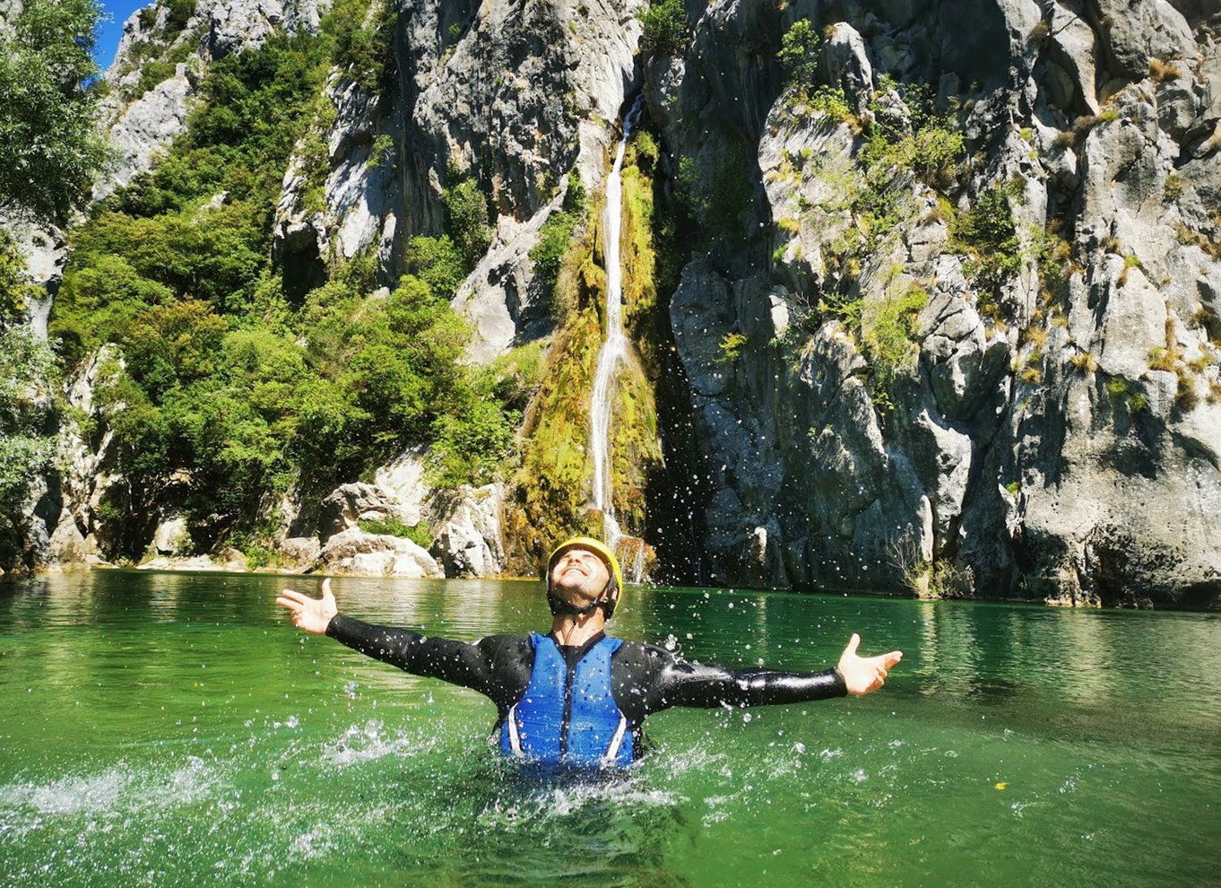 Fra Split eller Zadvarje: Ekstrem canyoning på Cetina-floden