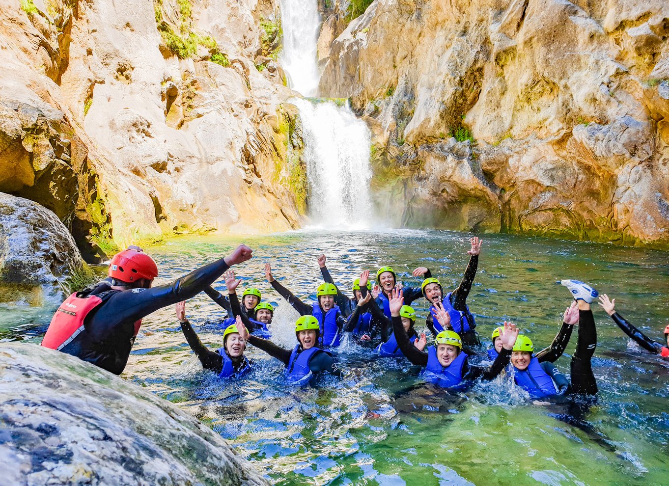 Fra Split eller Zadvarje: Ekstrem canyoning på Cetina-floden