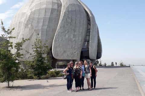 Baha'i Temple & Viña Aquitania: Wine & Reflection Tour