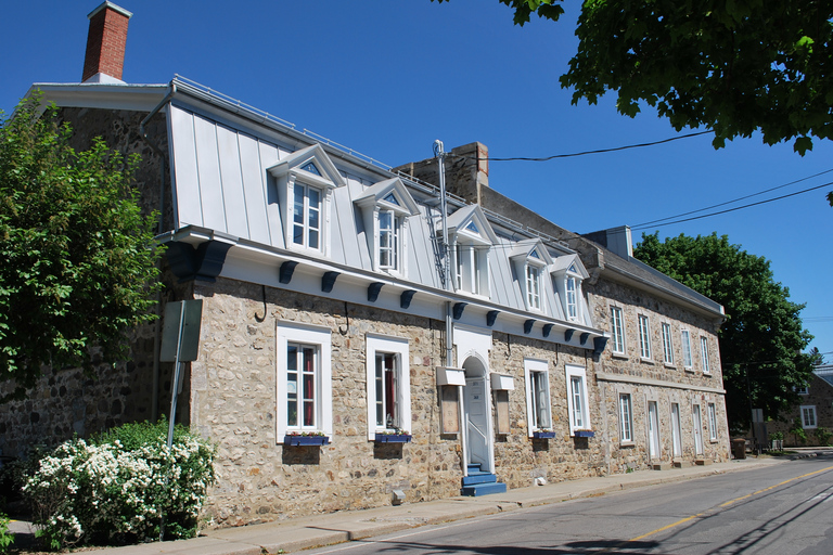 Montréal: Day Trip along the Chemin du Roy to Trois-Rivières Group Tour in English/French