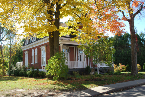 Montréal: Day Trip along the Chemin du Roy to Trois-Rivières Group Tour in English/French