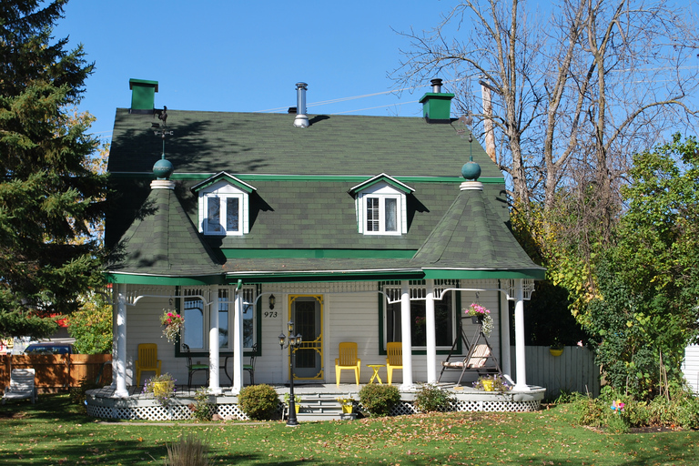 Montréal: Day Trip along the Chemin du Roy to Trois-Rivières Group Tour in English/French