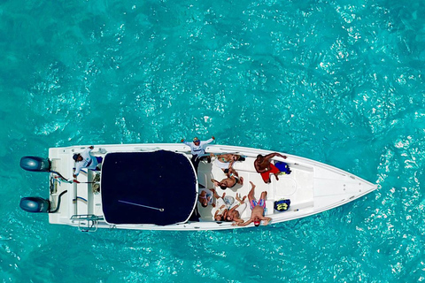 Cancún : Nage avec les requins-baleines et plage de Playa Norte