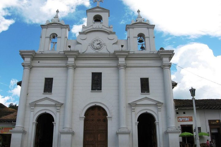 Desde Medellín: tour privado por El Retiro con degustaciones