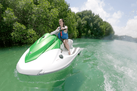 Cancun: Waverunner w lagunie NichupteCancun: godzinna wypożyczalnia Waverunner w lagunie Nichupte