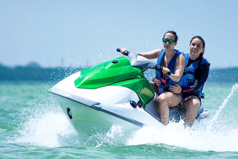 Cancun: Waverunner w lagunie NichupteCancun: godzinna wypożyczalnia Waverunner w lagunie Nichupte