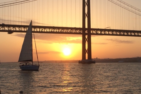 Lisbon: Luxury Sailing Boat Cruise on River Tagus OPTION 4-hours