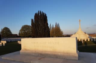 Von Brügge aus: Great War Flanders Fields Minibus Tour mit Mittagessen