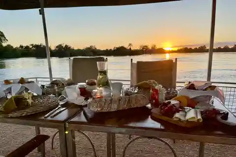Victoria Falls: Private Sunrise Cruise with Breakfast