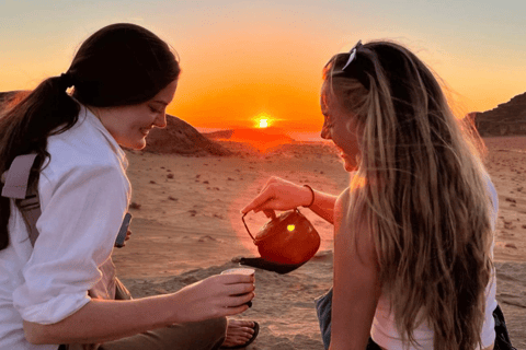 Wadi Rum Desert: Full Day Jeep Tour & Traditional Lunch Wadi Rum Desert: Full Day Jeep Tour & Overnight in Camp