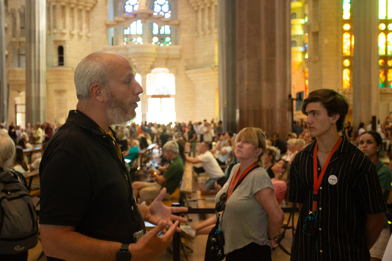 Barcelona: Sagrada Familia Small Group Guided Tour