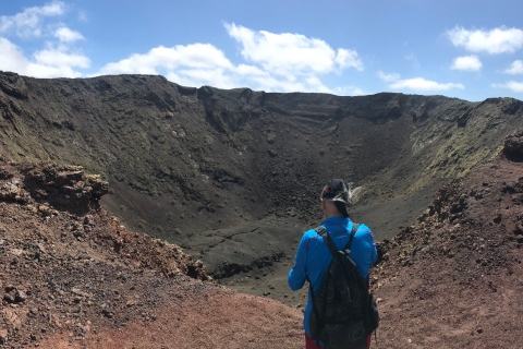 Lanzarote: tour de senderismo volcánicoLanzarote: Excursión de Senderismo al Volcán con Traslado