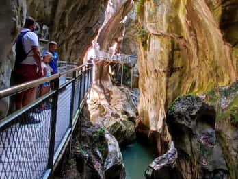 Les Gorges du Pont du Diable i Yvoire z transportem