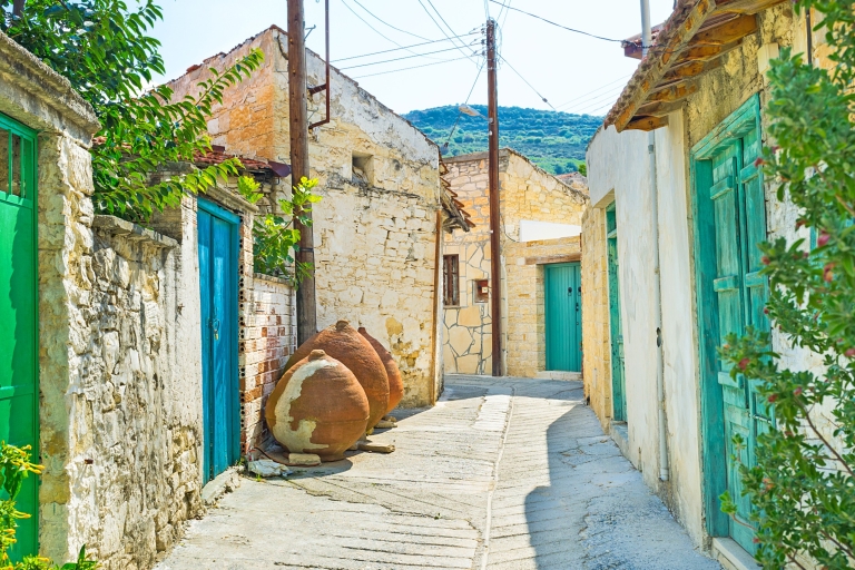 Chypre: visite gastronomique et œnologique de Troodos Mountain avec déjeunerDe Larnaca: visite gastronomique et œnologique des villages de Troodos avec un local