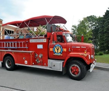 Portland, Maine: Tour in Vintage Fire Engine