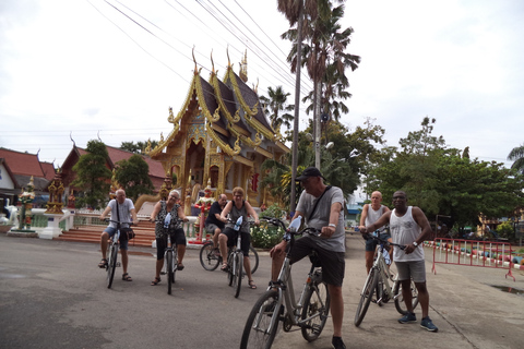 Visite guidée à vélo des couleurs de Chiang MaiVisite en groupe des couleurs de Chiang Mai