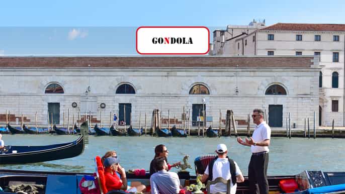 Gran Canal: tour en góndola con música y cantante
