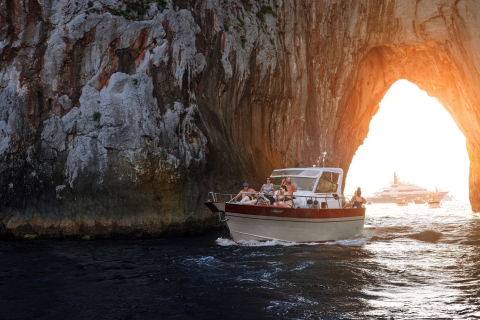 Au départ de Sorrente : Tour en bateau à Capri avec Prosecco et déjeunerOption de point de rencontre