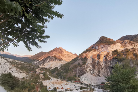 Carrara Marble-Day-Tour - diversão, música e degustação de alimentosCARRARA-Marble &amp; Music - Traslado de La Spezia incluído